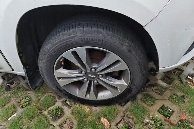 Used Chery Tiggo 3 2014 1.6L CVT ZhiShang Edition Right Front Wheel Hub