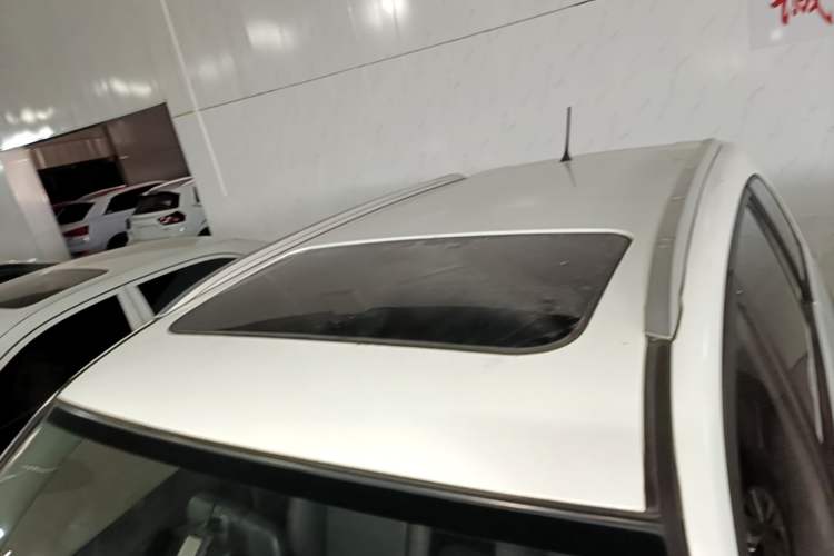 Used Chery Tiggo 3 2014 1.6L Manual Zhishang Edition Roof