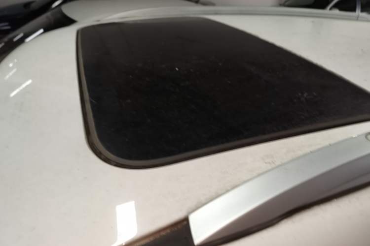 Used Chery Tiggo 3 2014 1.6L CVT ZhiShang Edition Roof