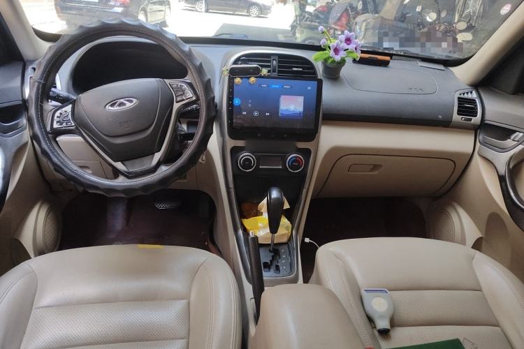 Used Chery Tiggo 3 2014 1.6L CVT ZhiShang Edition Center Console