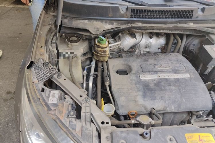 Used Chery Tiggo 3 2014 1.6L CVT ZhiShang Edition Engine Bay Right