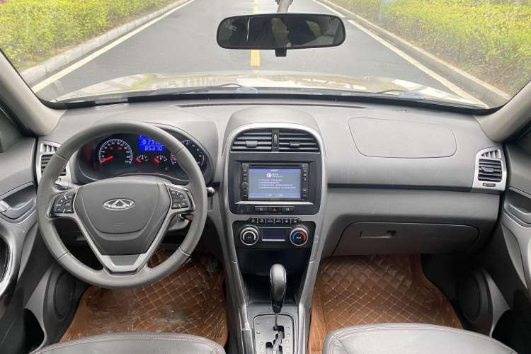 Used Chery Tiggo 3 2014 1.6L CVT ZhiShang Edition Interior 1