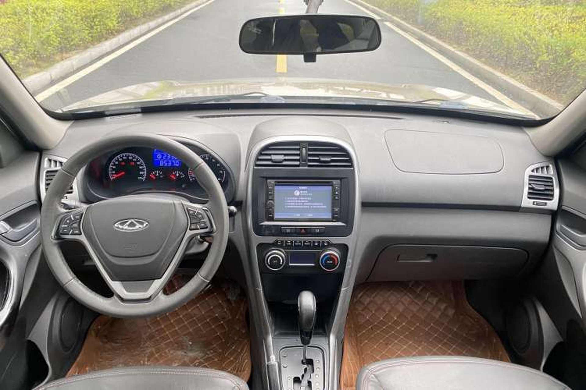 Used Chery Tiggo 3 2014 1.6L CVT ZhiShang Edition Interior 1