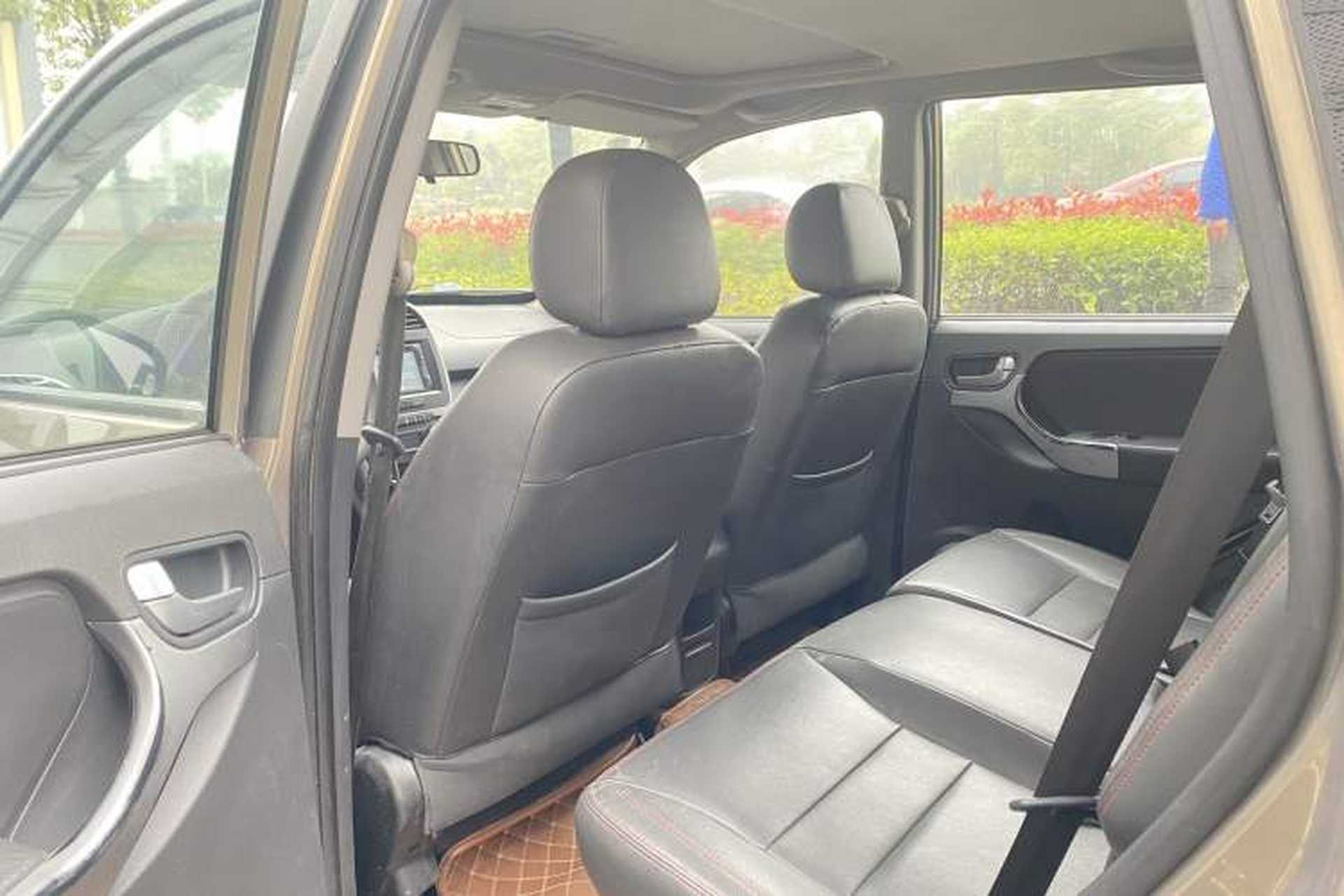 Used Chery Tiggo 3 2014 1.6L CVT ZhiShang Edition Interior 3