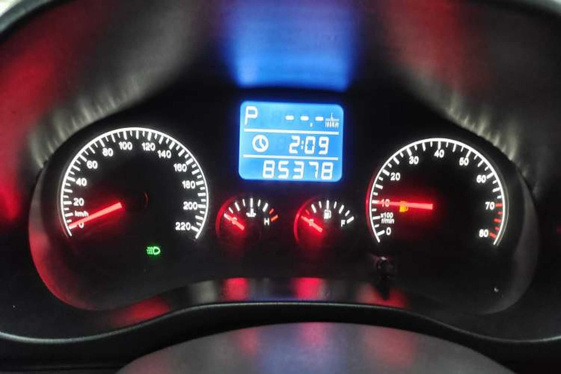 Used Chery Tiggo 3 2014 1.6L CVT ZhiShang Edition Odometer Close Up