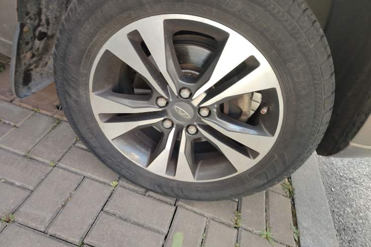 Used Chery Tiggo 3 2014 Magic Edition 1.6L Manual Fashion Version Right Front Wheel Hub