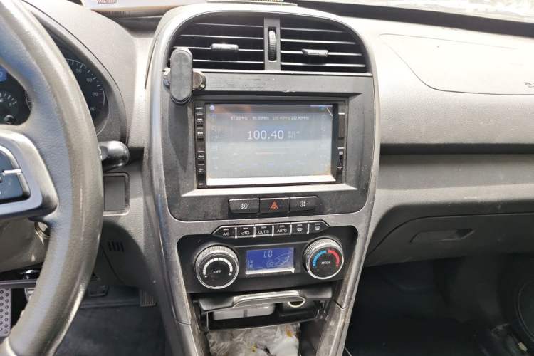 Used Chery Tiggo 3 2015 1.6L Manual Zhishang Commemorative Edition Audio And AC Panel