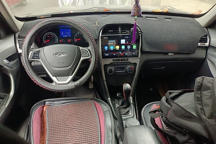 Used Chery Tiggo 3 2015 1.6L Manual Zhishang Sport Edition Center Console