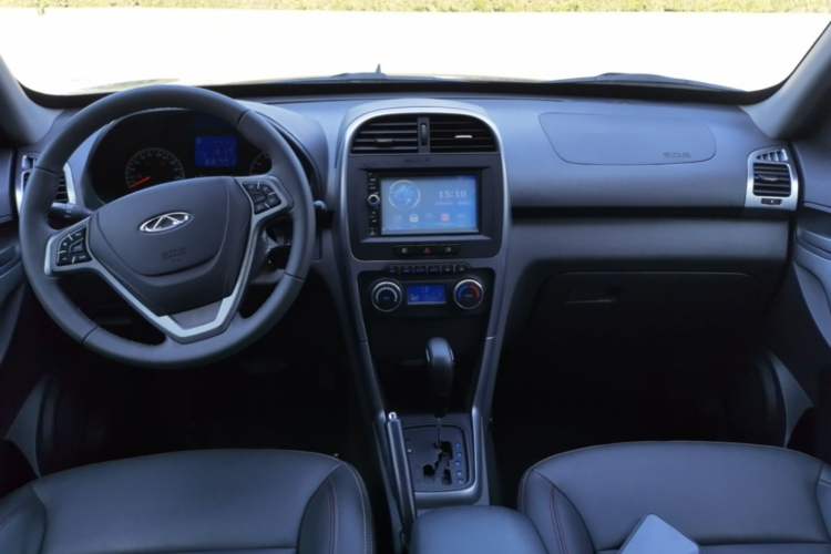 Used Chery Tiggo 3 2015 1.6L CVT ZhiShang Commemorative Edition Center Console