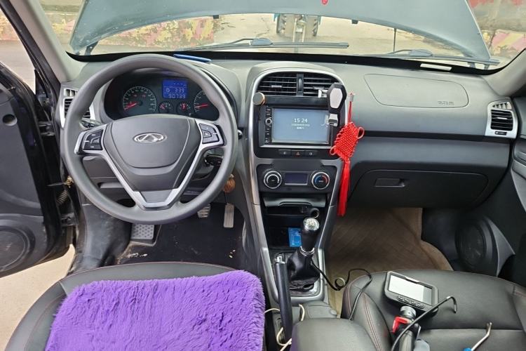 Used Chery Tiggo 3 2015 1.6L Manual Zhishang Sport Edition Center Console