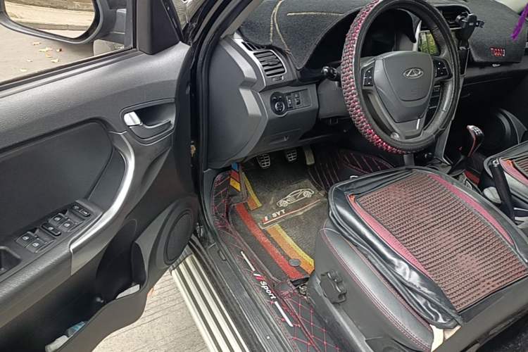 Used Chery Tiggo 3 2015 1.6L Manual Zhishang Sport Edition Driver Seat