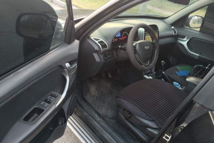 Used Chery Tiggo 3 2015 1.6L Manual Zhishang Commemorative Edition Driver Seat