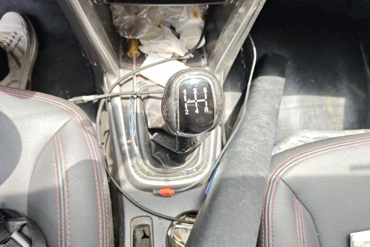 Used Chery Tiggo 3 2015 1.6L Manual Zhishang Commemorative Edition Gear Lever