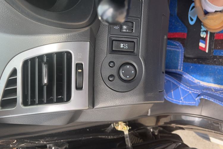 Used Chery Tiggo 3 2015 1.6L Manual Zhishang Commemorative Edition Interior 5