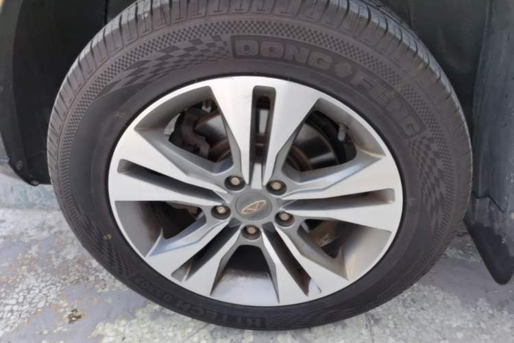 Used Chery Tiggo 3 2015 1.6L CVT ZhiShang Commemorative Edition Left Front Wheel Hub