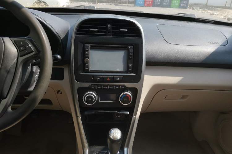 Used Chery Tiggo 3 2015 1.6L Manual Zhishang Sport Edition Audio And AC Panel