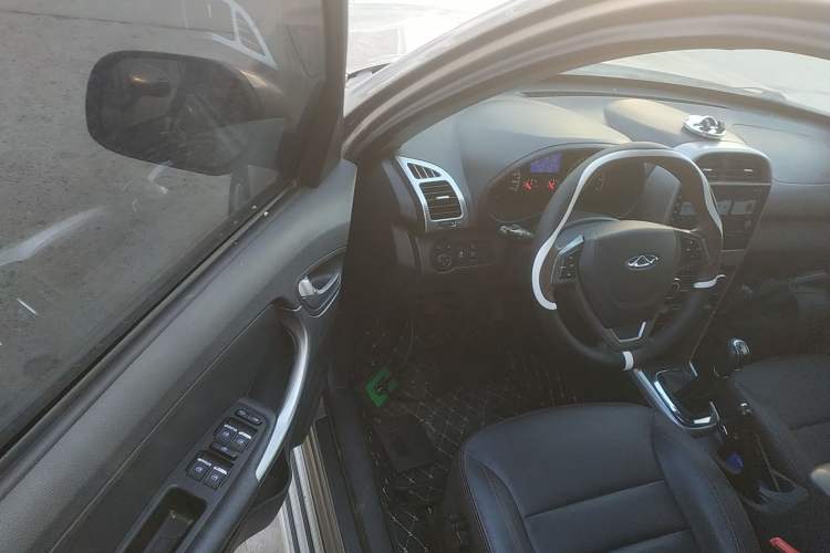 Used Chery Tiggo 3 2015 1.6L Manual Zhishang Commemorative Edition Driver Seat