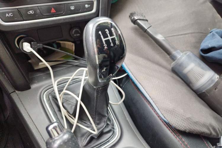Used Chery Tiggo 3 2015 1.6L Manual Fashion Sport Edition Gear Lever