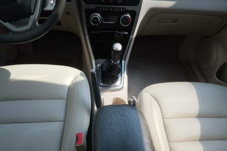 Used Chery Tiggo 3 2015 1.6L Manual Zhishang Sport Edition Gear Lever
