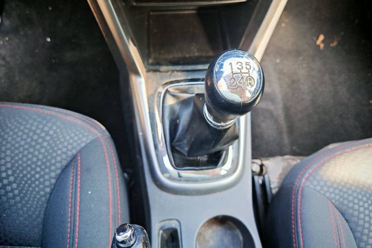 Used Chery Tiggo 3 2015 1.6L Manual Fashion Sport Edition Interior 1