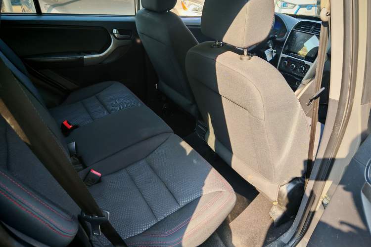 Used Chery Tiggo 3 2015 1.6L Manual Fashion Sport Edition Interior 9