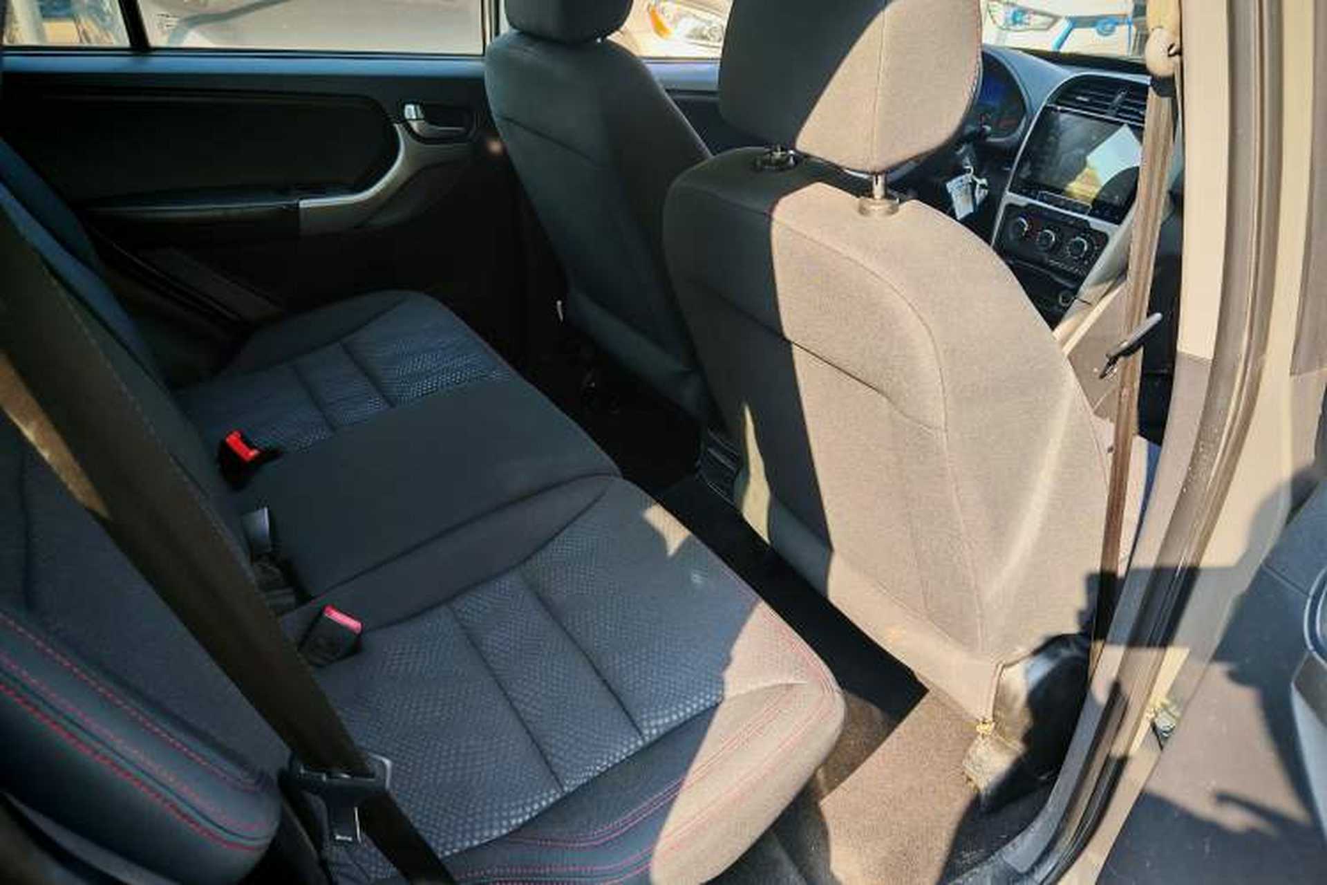 Used Chery Tiggo 3 2015 1.6L Manual Fashion Sport Edition Interior 9