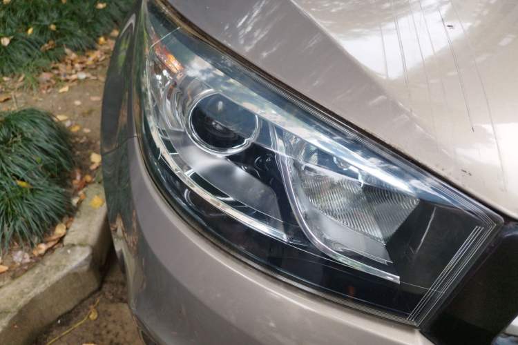 Used Chery Tiggo 3 2015 1.6L Manual Fashion Sport Edition Right Front Headlight