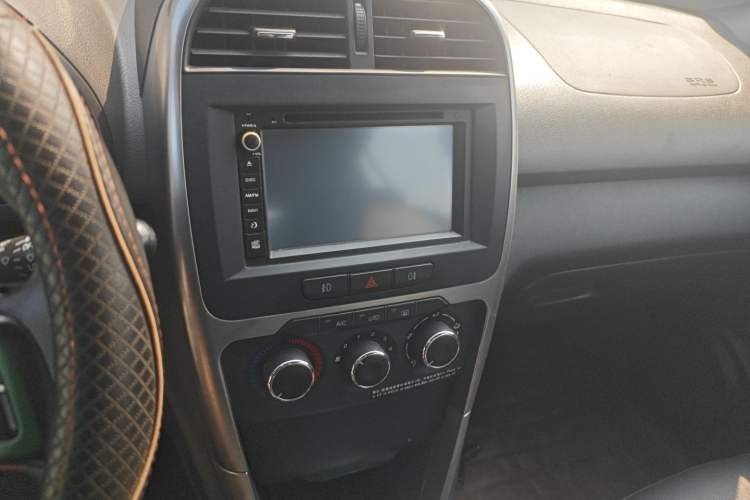 Used Chery Tiggo 3 2015 1.6L Manual Fashion Sport Edition Audio And AC Panel
