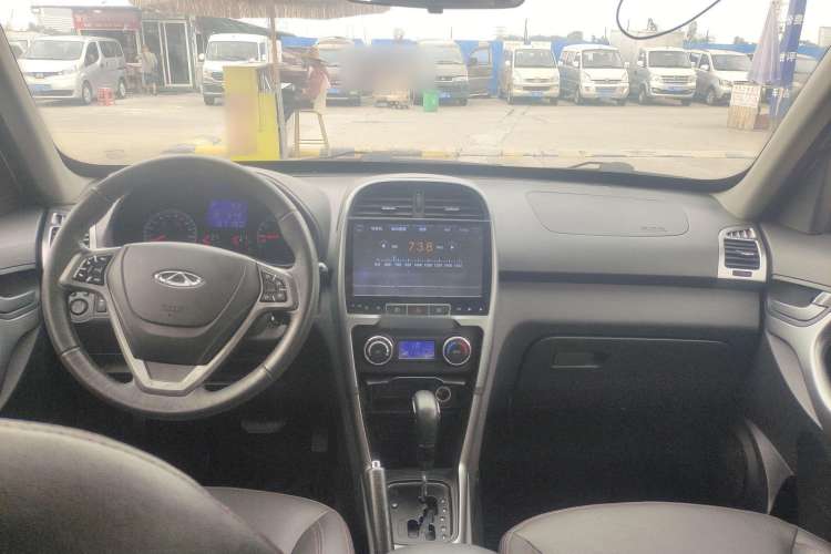 Used Chery Tiggo 3 2015 1.6L CVT ZhiShang Commemorative Edition Center Console