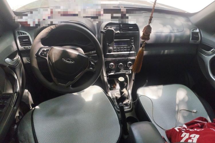 Used Chery Tiggo 3 2015 1.6L Manual Fashion Sport Edition Center Console