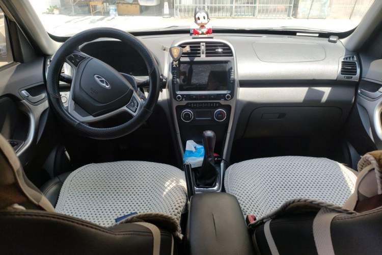 Used Chery Tiggo 3 2015 1.6L Manual Zhishang Sport Edition Center Console