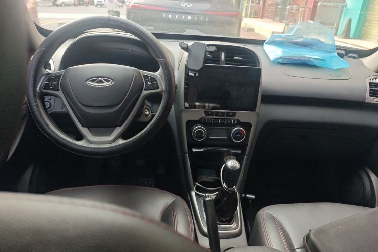 Used Chery Tiggo 3 2015 1.6L Manual Zhishang Sport Edition Center Console