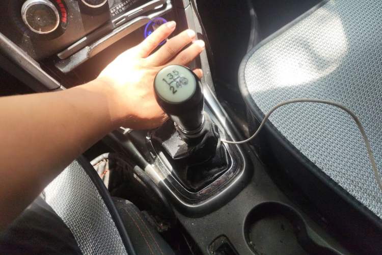 Used Chery Tiggo 3 2015 1.6L Manual Fashion Sport Edition Gear Lever