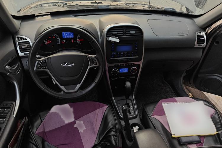 Used Chery Tiggo 3 2015 1.6L CVT ZhiShang Commemorative Edition Interior 2