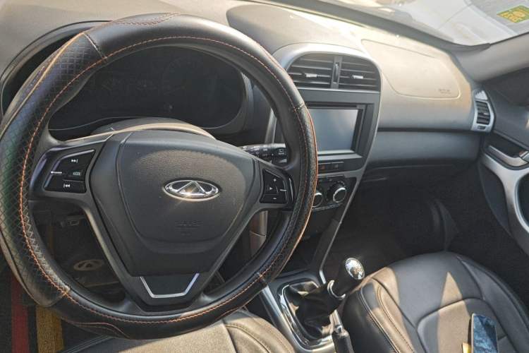 Used Chery Tiggo 3 2015 1.6L Manual Fashion Sport Edition Interior 3
