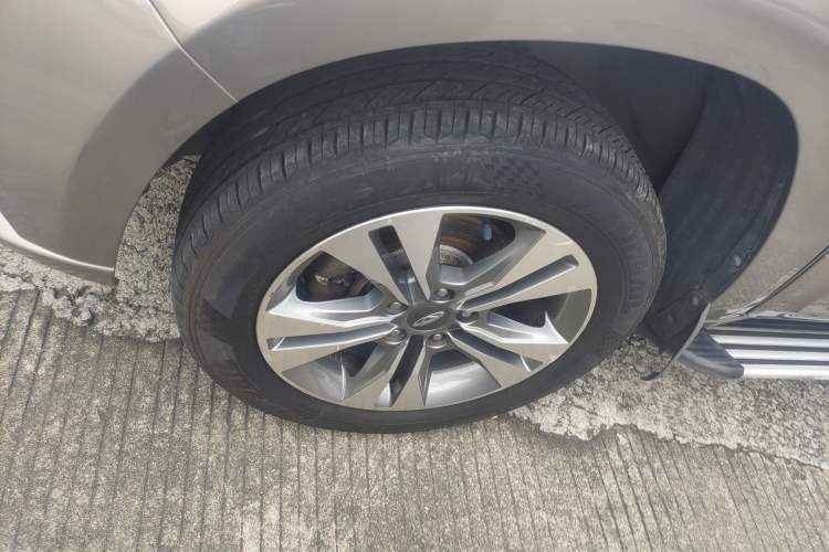 Used Chery Tiggo 3 2015 1.6L CVT ZhiShang Commemorative Edition Left Front Wheel Hub