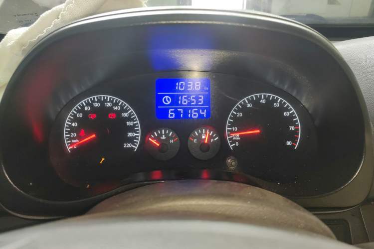 Used Chery Tiggo 3 2015 1.6L Manual Zhishang Commemorative Edition Odometer Close Up