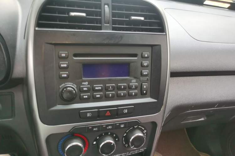 Used Chery Tiggo 3 2015 1.6L Manual Fashion Sport Edition Audio And AC Panel