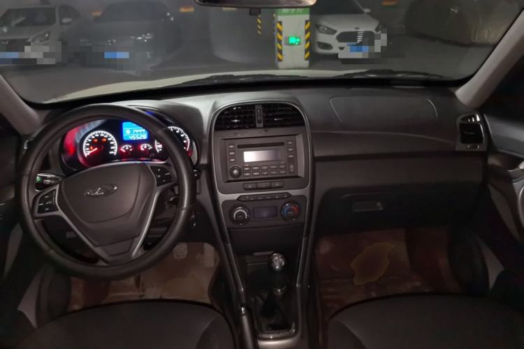 Used Chery Tiggo 3 2015 1.6L Manual Zhishang Sport Edition Center Console