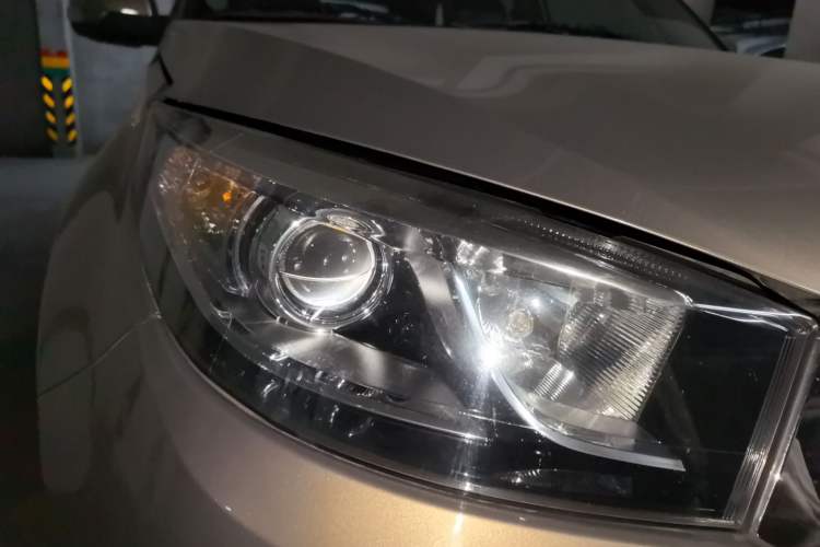 Used Chery Tiggo 3 2015 1.6L Manual Zhishang Sport Edition Right Front Headlight