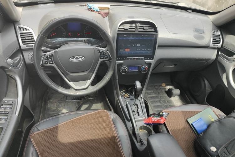 Used Chery Tiggo 3 2015 1.6L CVT ZhiShang Commemorative Edition Center Console