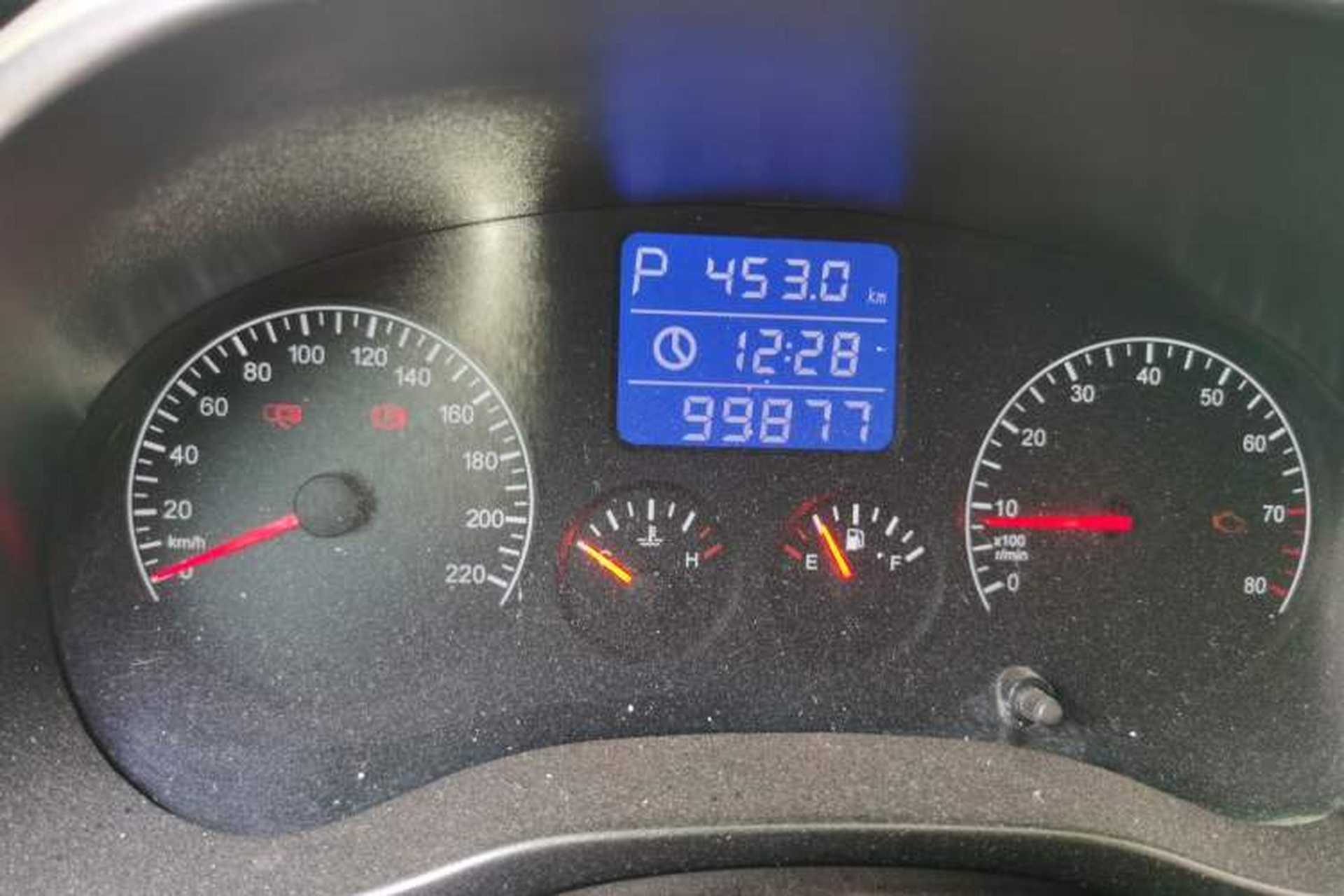 Used Chery Tiggo 3 2015 1.6L CVT ZhiShang Sport Edition Odometer Close Up