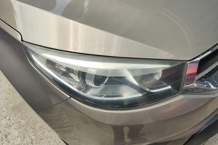 Used Chery Tiggo 3 2015 1.6L CVT ZhiShang Commemorative Edition Right Front Headlight