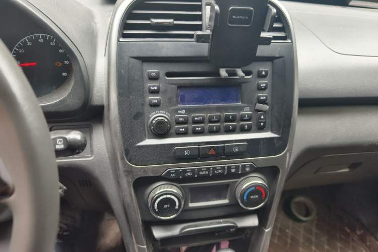 Used Chery Tiggo 3 2015 1.6L CVT ZhiShang Sport Edition Audio And AC Panel