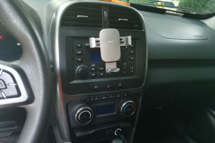 Used Chery Tiggo 3 2015 1.6L CVT ZhiShang Sport Edition Audio And AC Panel