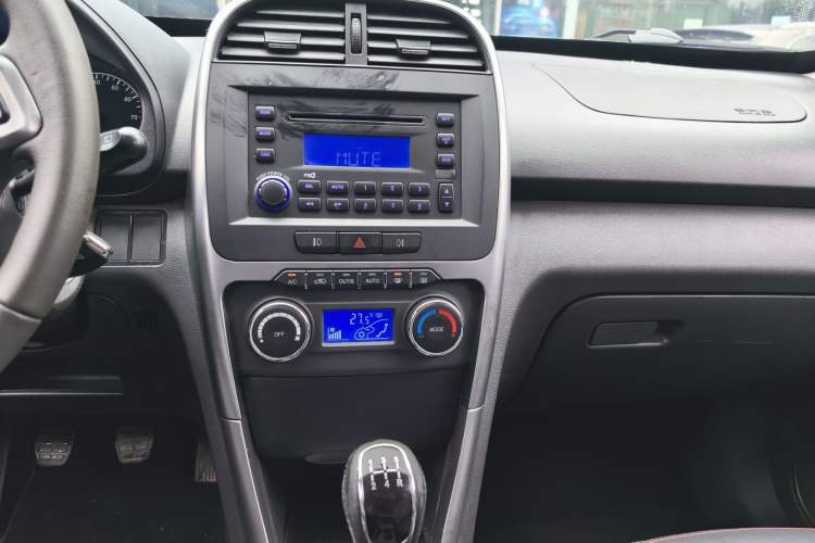 Used Chery Tiggo 3 2015 1.6L Manual Zhishang Commemorative Edition Audio And AC Panel