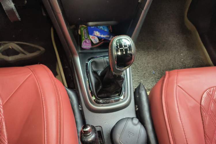 Used Chery Tiggo 3 2015 1.6L Manual Zhishang Commemorative Edition Gear Lever