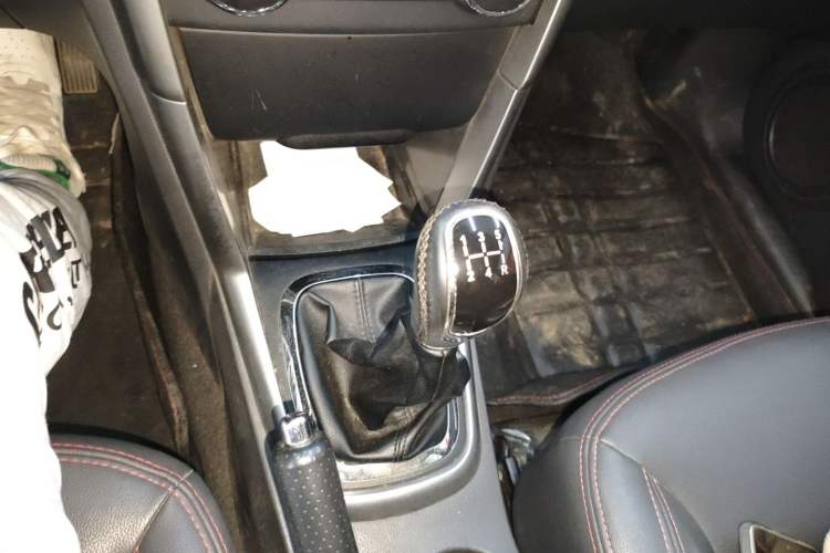 Used Chery Tiggo 3 2015 1.6L Manual Zhishang Commemorative Edition Gear Lever