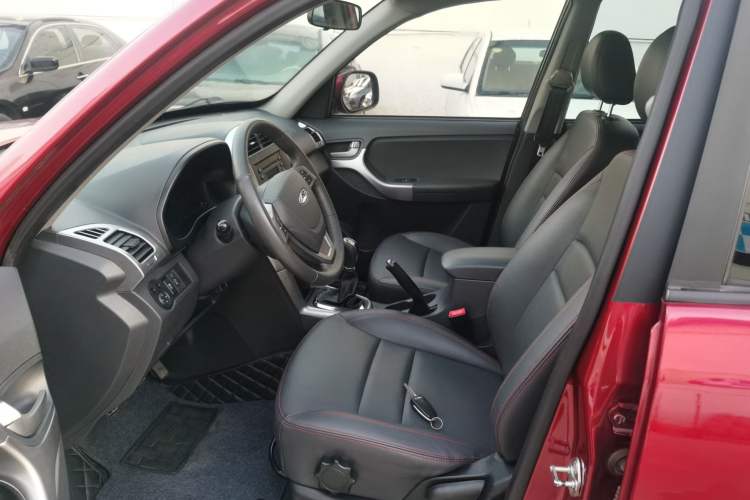 Used Chery Tiggo 3 2015 1.6L Manual Zhishang Commemorative Edition Interior 1