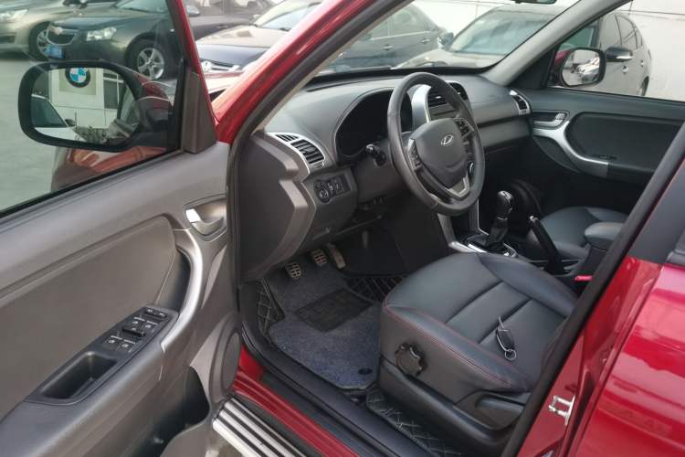 Used Chery Tiggo 3 2015 1.6L Manual Zhishang Commemorative Edition Interior 2